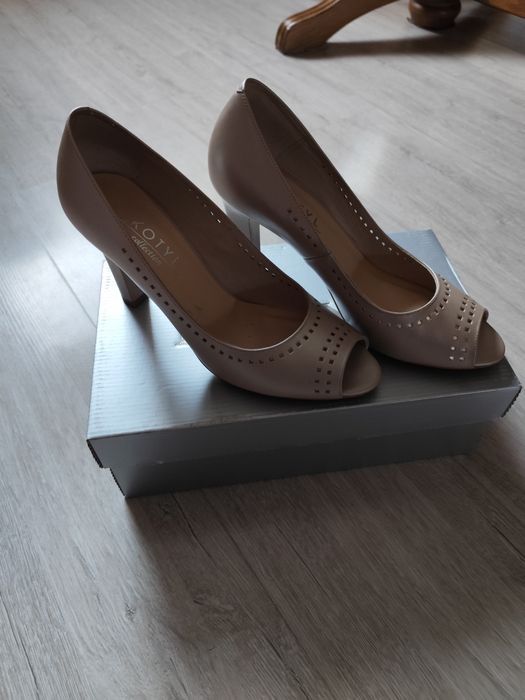 Buty na obcasie marka Kotyl