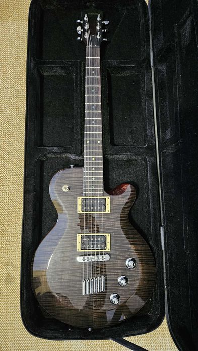 Guitarra Yamaha AES 620