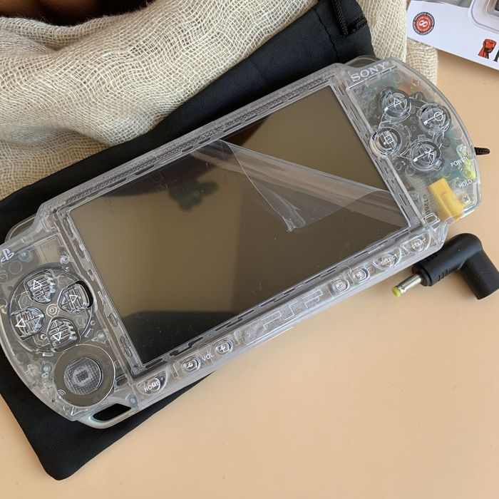 SONY PSP 1004 Ігрова приставка новий корпус , карта  памʼяти 64GB