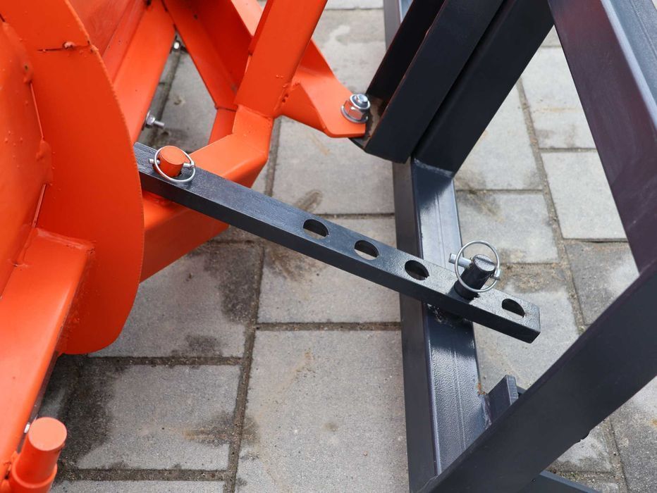 Pług Do Śniegu Lekki 1,5m - 3,0m Euroramka EURO TUZ Mailleux Odśnieżny