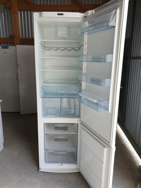 Рабочий! Холодильник 2-камерный Electrolux