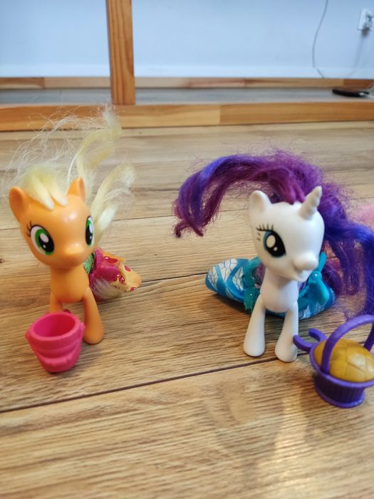 Hasbro zestaw koników pony