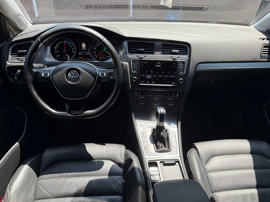 Продам VOLKSWAGEN e-Golf 24кв Електро