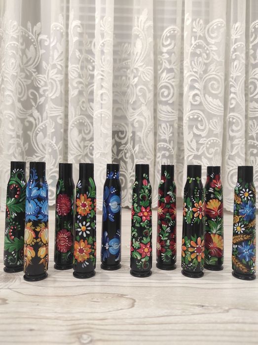 Гільза розмальована петриківським розписом,ручна робота.