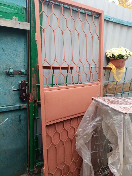 Калитка  двери железные для дома