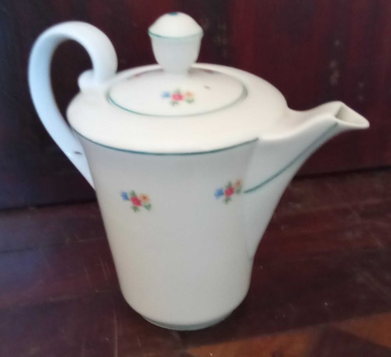 Bule e leiteira Vista Alegre (vintage)