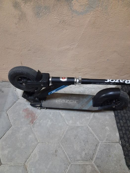 Hulajnoga razor air