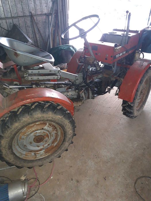 Ciągnik tz4k14 sadowniczy komunalny z osprzętem