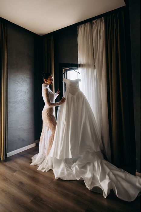 Продам пишну весільну сукню зі шлейфом від Luce Sposa