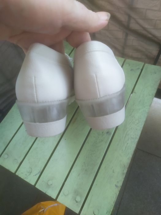 Piękne mokasyny beżowe ,skòra ,wygodne koturn 39/40