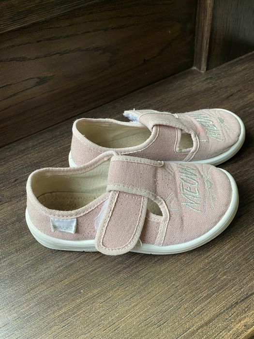 Тапочки для дівчинки перезувне в садок