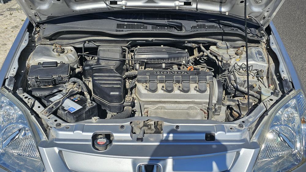Honda Civic 1.4 estimado poucos kms