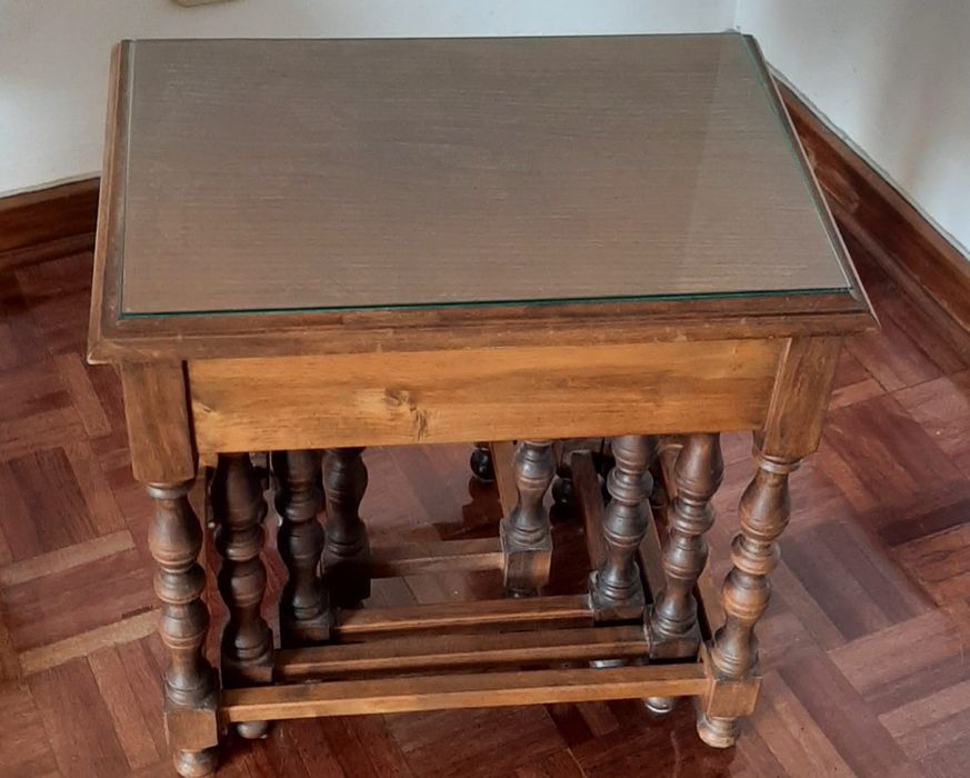 Conjunto de 4 mesas madeira maciça