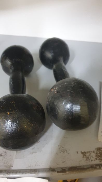 Гантели  новые 1  ,2  ,3  ,4  и  5 кг