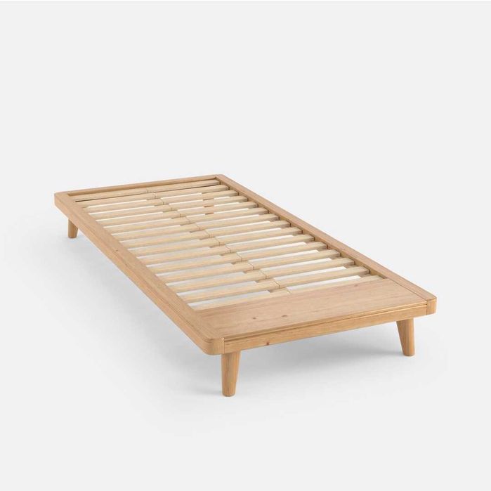 Cama solteira para colchão 190x90 cm, madeira, impecável