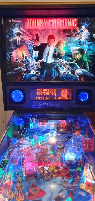 Flipper fliper pinball Johnny Mnemonic