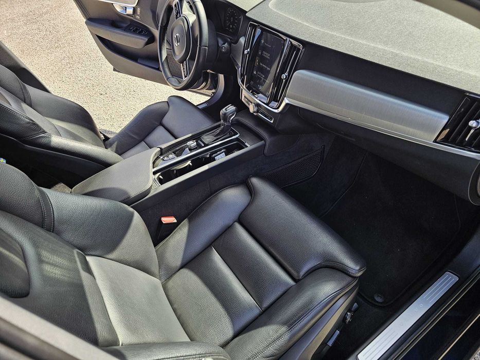 Volvo V90 D4 Geartronic de 2018, full extras.