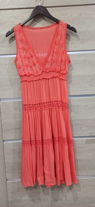 Sukienka letnia, zwiewna, rozmowa. Uniwersalny