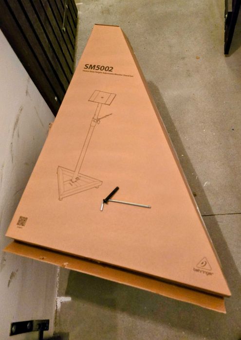 Glosniki M-Audio Forty Sixty 2 szt, statywy Behringer SM5002