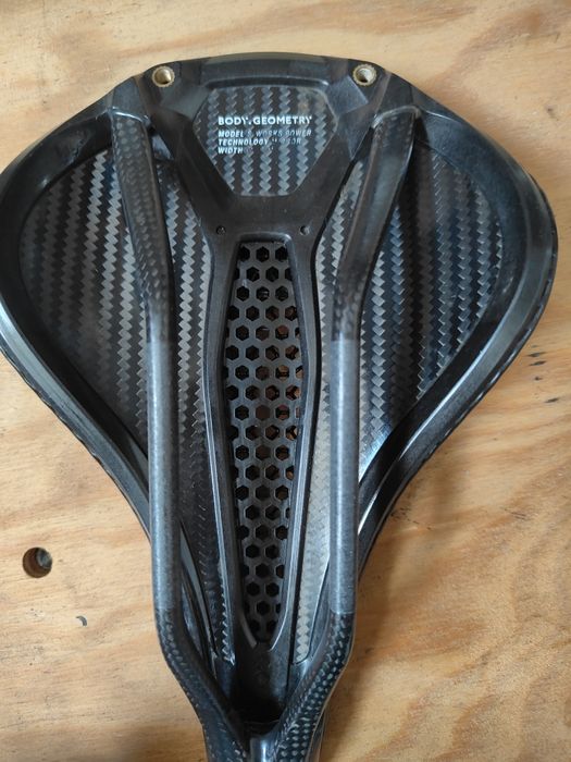 199€
Selim Specialized S-Works Power mirror 143mm
Valor fixo 
Excelente estado.