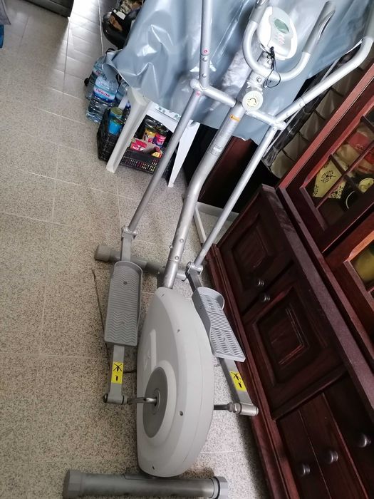 Vende-se bicicleta elíptica