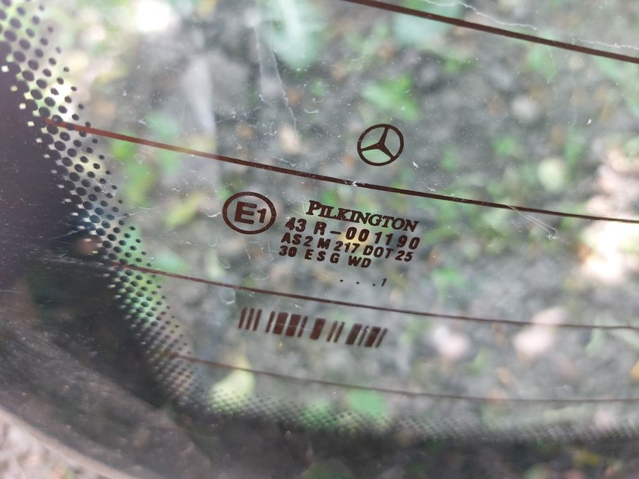 Заднє скло мерседес w203 c180 c220 c270 седан