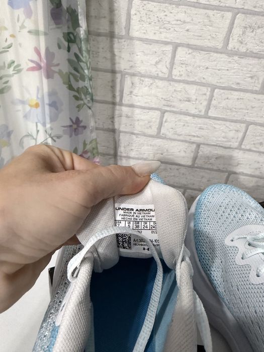 Under Armour Hovr 38 24 cm wkladka nowe damskie