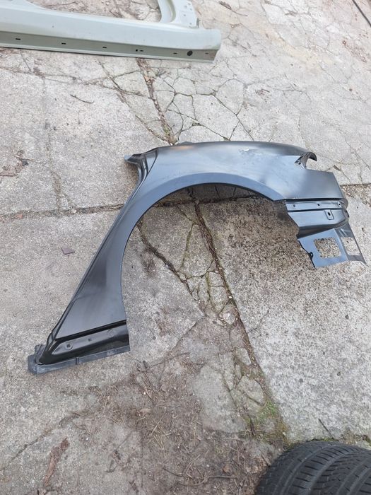 Заднє ліве крило Tesla Model S