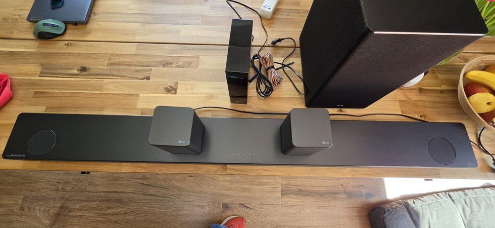 Soundbar lg model SL10Y  plus zestaw tylnych głośników