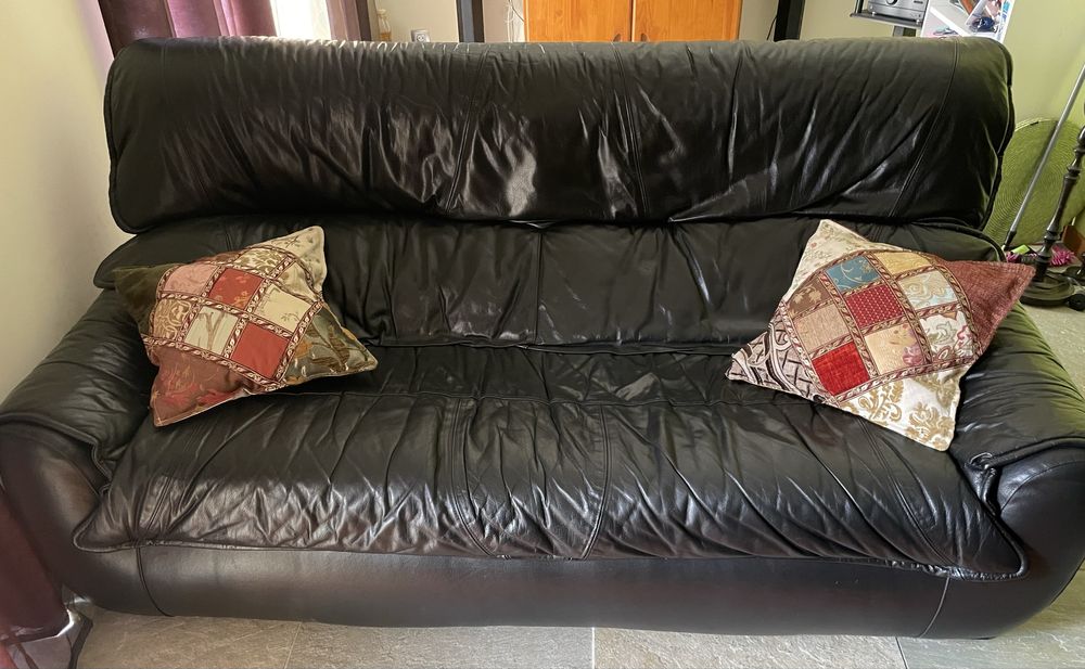 Sofás como novos, espumas trocadas e td o resto revisto, em mt bom est