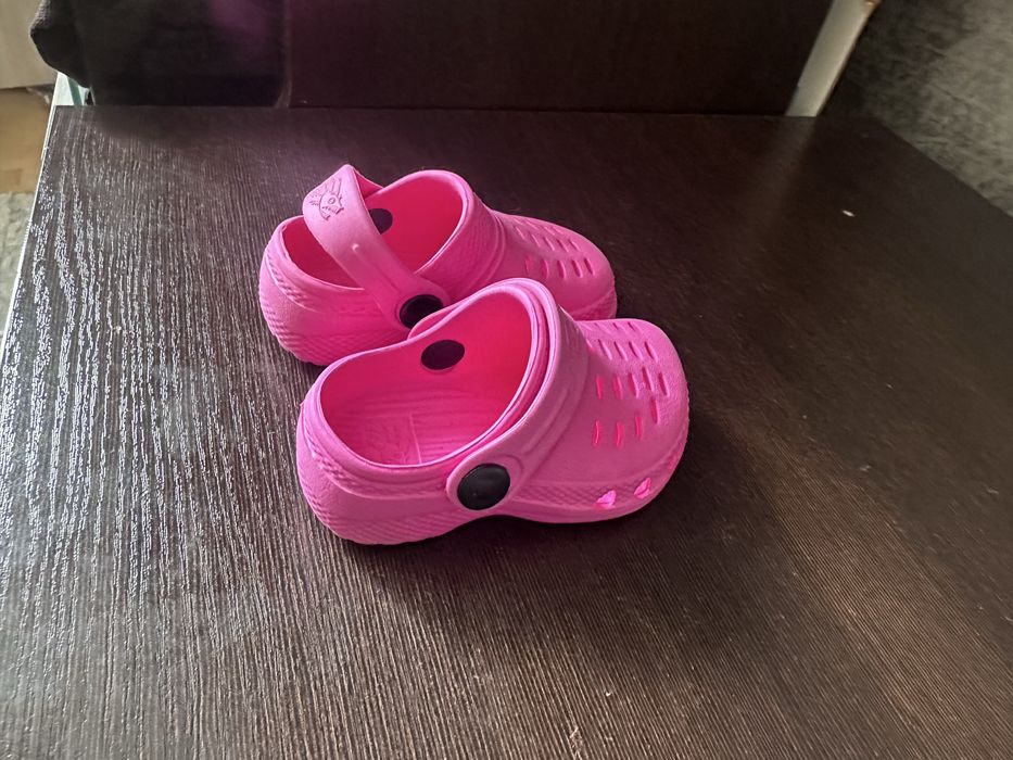 Крокси для дівчинки