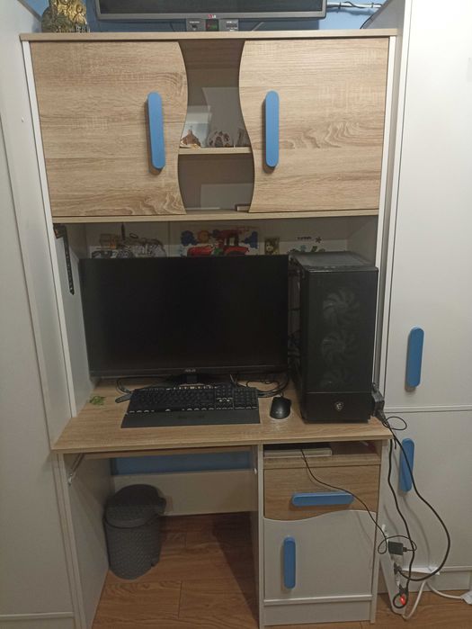 Zestaw mebli młodzieżowych – Stan Idealny!