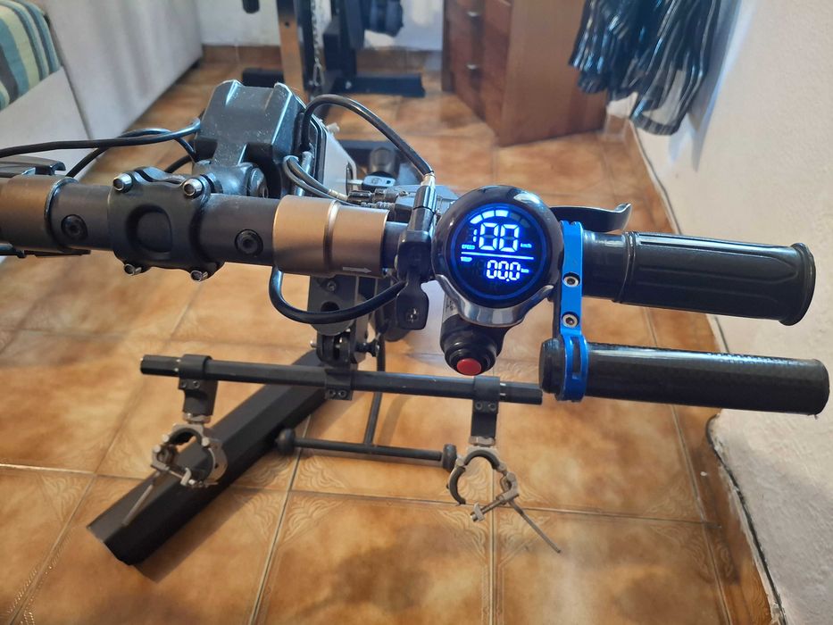 Handbike scooter para cadeira de rodas.