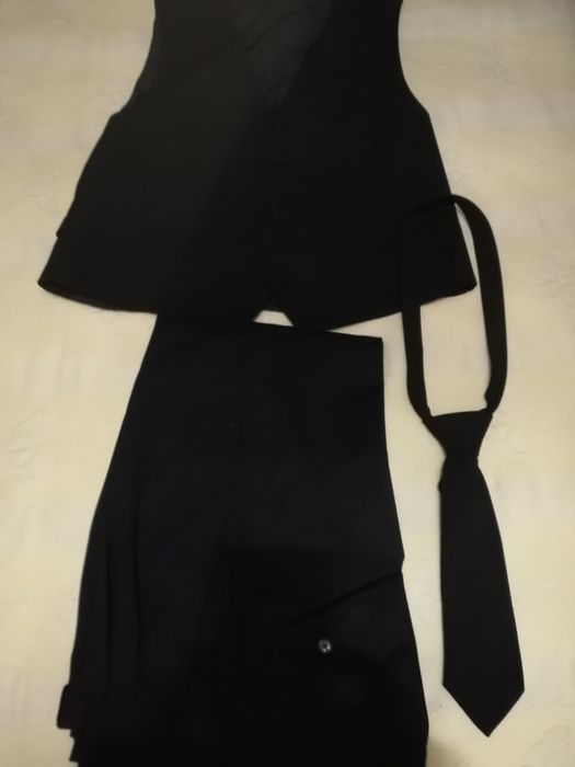 Traje académico pouco uso