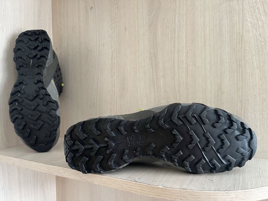 Трекенгові 42 розмір кросівки DINAFIT Gor-tex оригінал