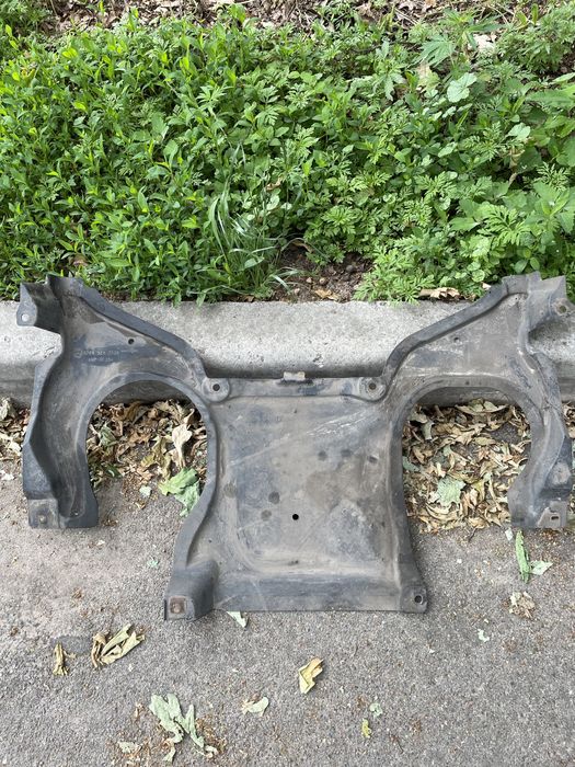 Защита двигателя Mercedes-Benz