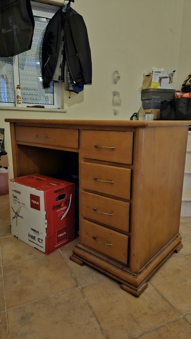 Escrivaninha de Carvalho