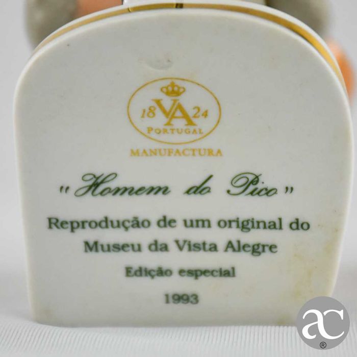 Paliteiro “Homem do Pico” em porcelana Vista Alegre