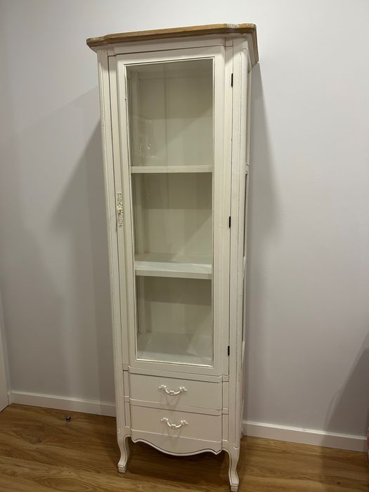 Cristaleira / Louceiro / Armário / Vitrine da marca Gato Preto