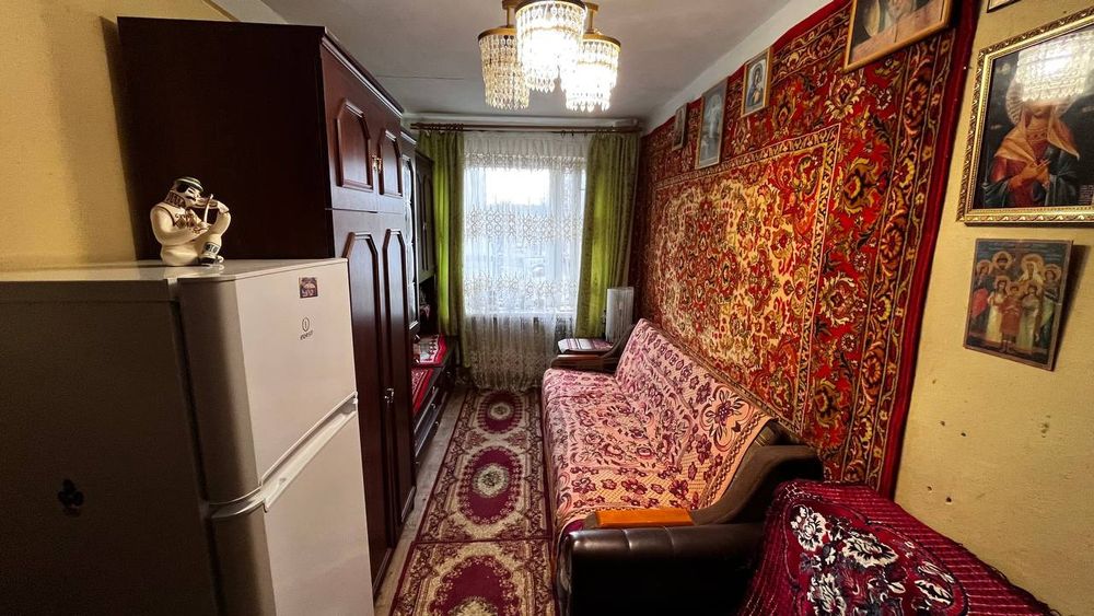 Продається кімната по вул. Патона