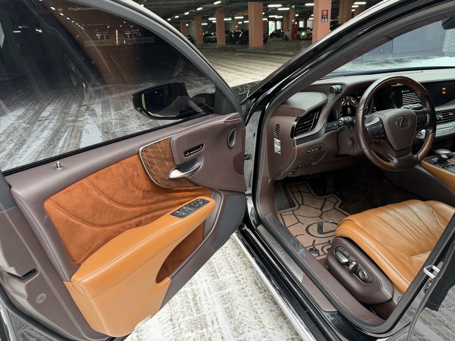Lexus LS 500, 2018 рік, офіційний, 3.5 бензин