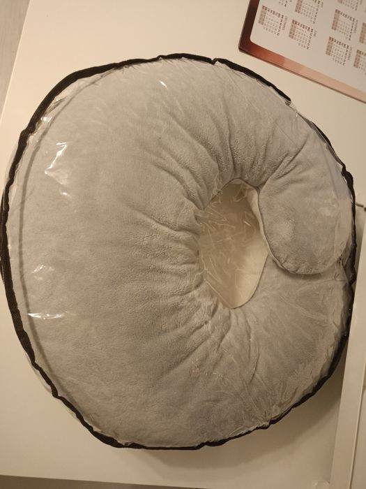 Poofi poduszka do karmienia rogal w etui ochronnym