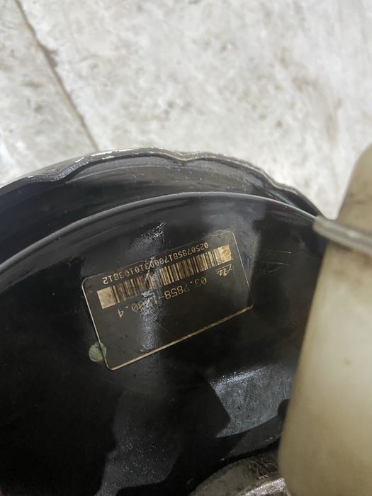 Вакуумник тормозов  разом з циліндром Мерседес МЛ 163