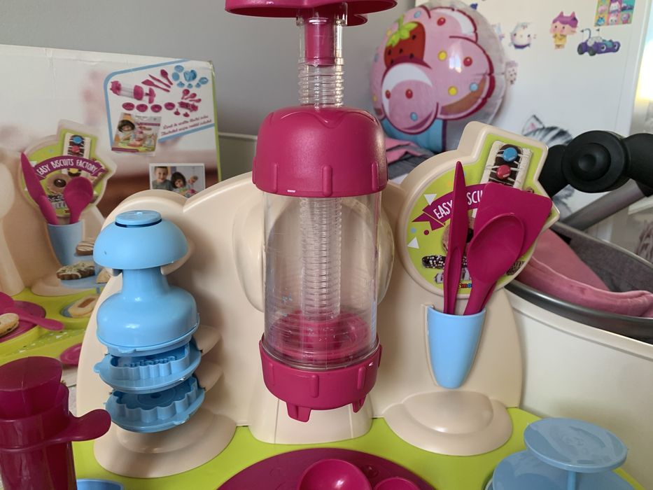 Zabawna kucharka Chef Smoby Pieczemy ciasta z przepisami i foremkami