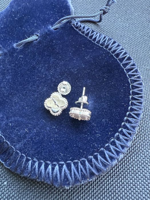 Сережки гвоздики