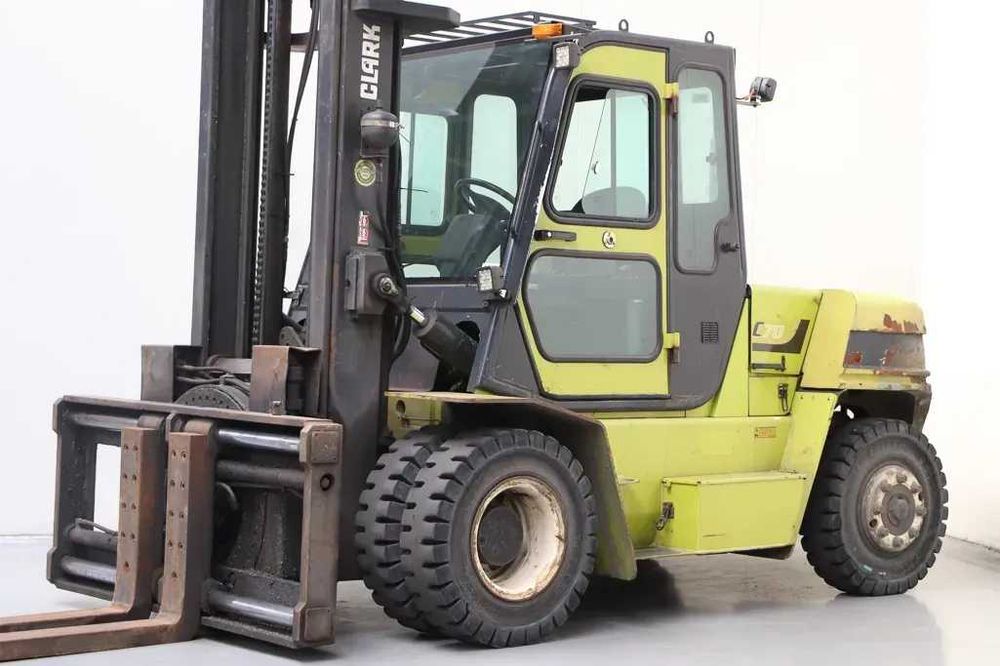 Дизельний навантажувач CLARK C 70 D  з ротатором + позиціонером вил