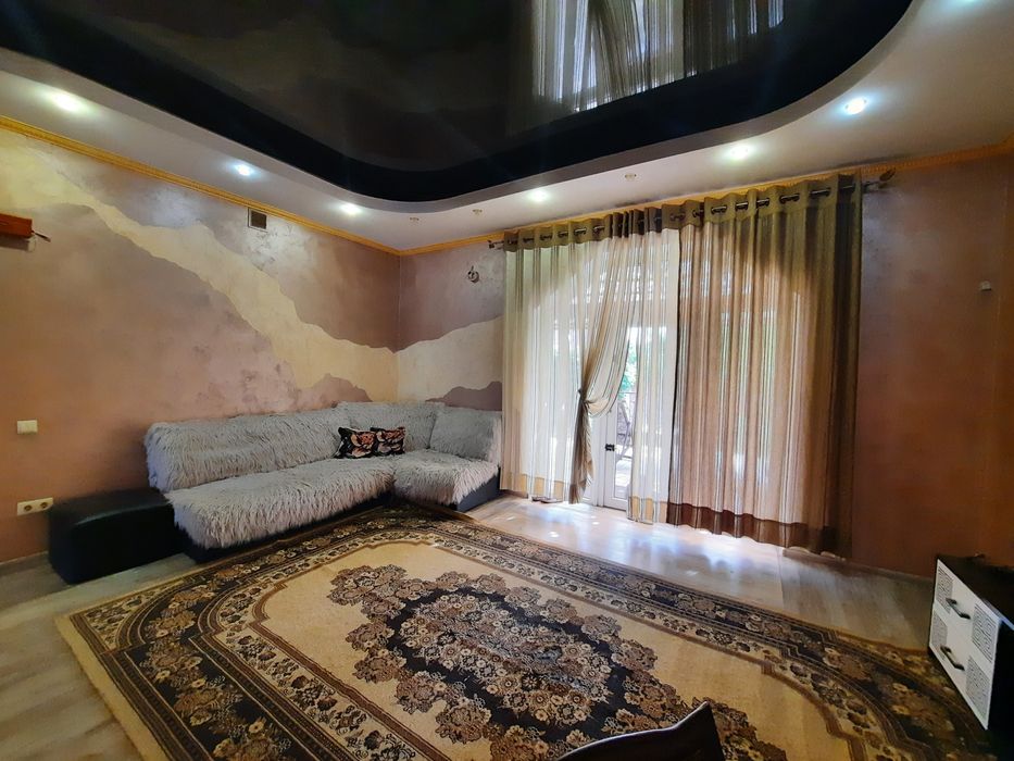 Затишний будинок в Центрі міста