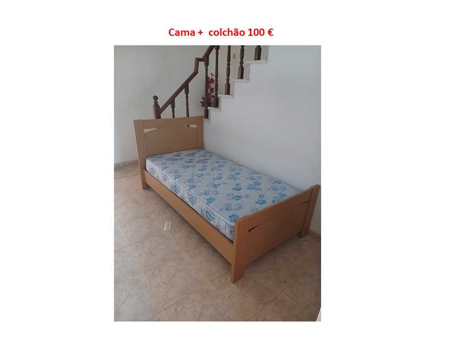 Mobília antiga de quarto em bom estado