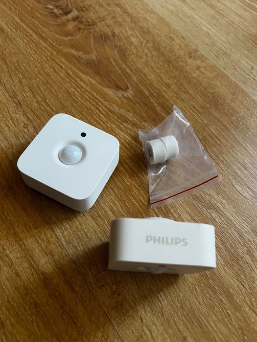 Продам оригінальний комплект Philips Hue у відмінному стані
