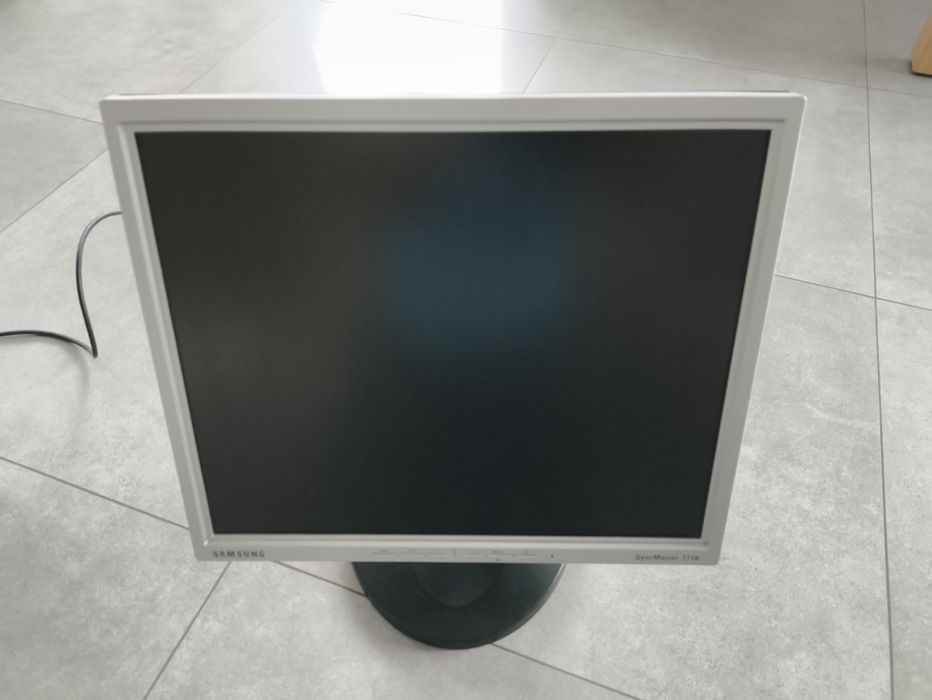 Sprzedam monitor LCD używany - sprawny